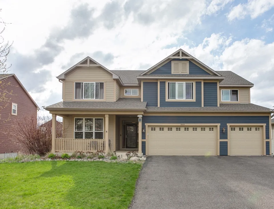 5 bed, 3680 sqft, $4,150 — Photo 4
