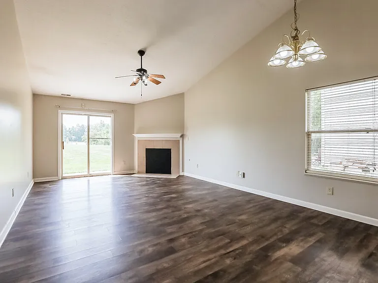 5384 Lakeside Manor Dr — Photo 4