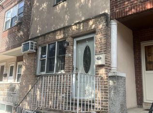 2906 S Sydenham St, Philadelphia, PA 19145