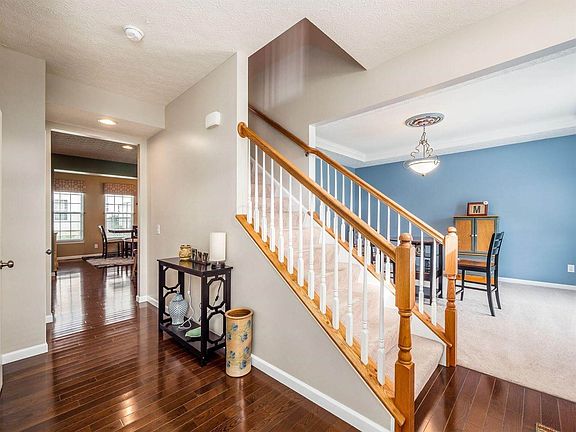3rd image of 5827 Goldstone Ct