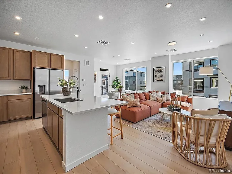 11960 Soprano Cir #204 — Photo 2