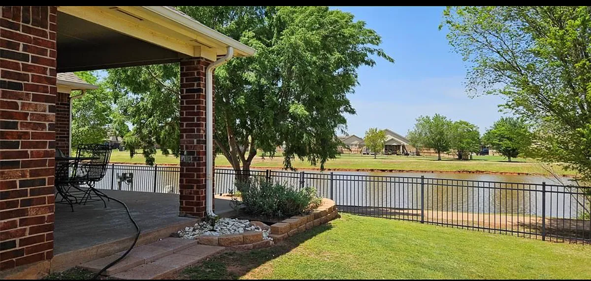 Building Photo - 18332 Tambor Dr