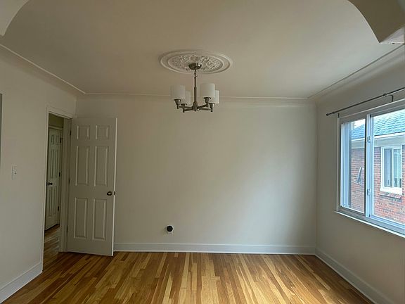 3rd image of 17593 Roselawn Ave