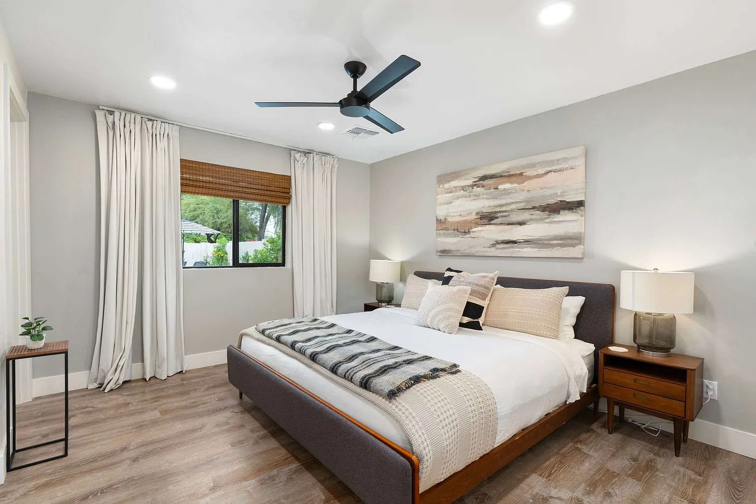 4 bed, 3.0 bath, 1991 sqft, $8,163 — Photo 4