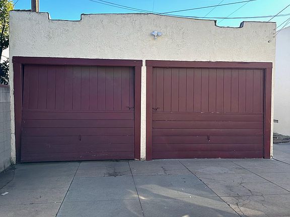 3rd image of 316 1/2 E Glendon Way