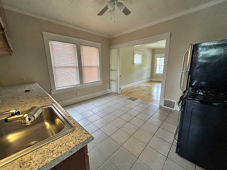 1566 Ridgewood Ave #2 — Photo 5