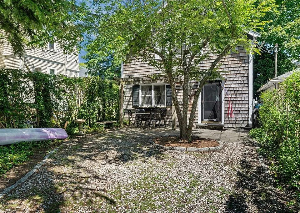 2 Lasalle Pl