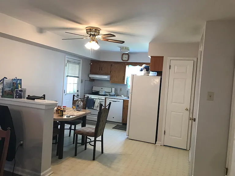 410A Avenue E E — Photo 6