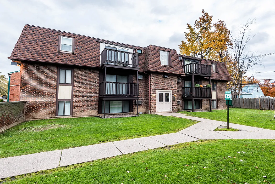 New Sheridan Apartments — Photo 1
