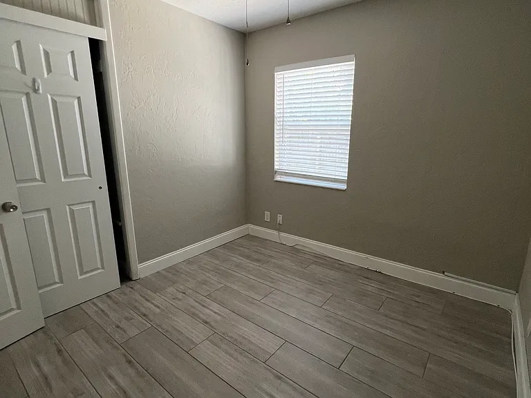 12149 Ridge Rd — Photo 11
