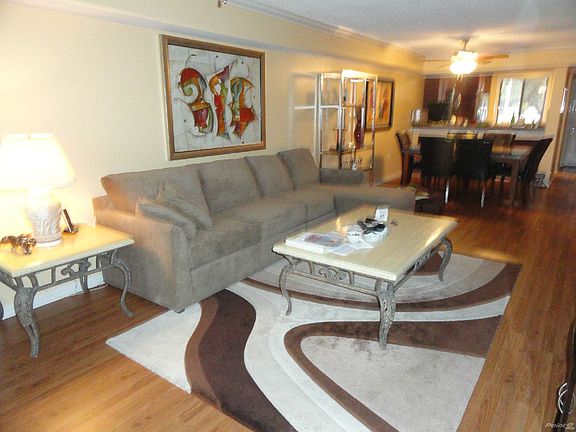 LIVING/DINING