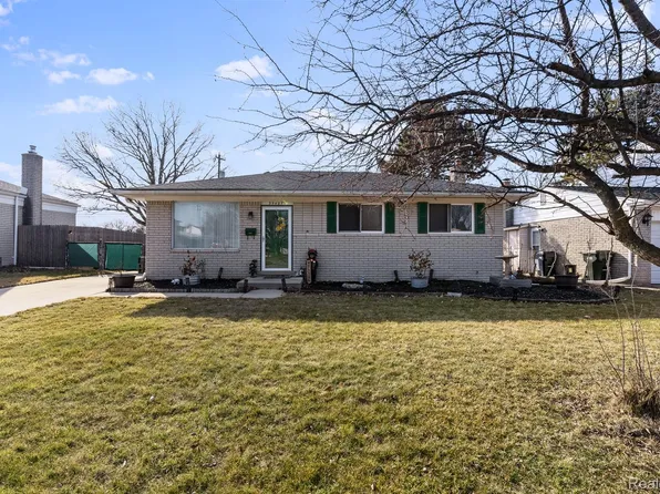 35407 Mustang Dr, Sterling Heights, MI 48312