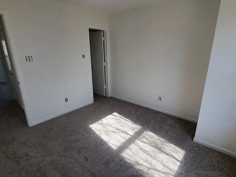 10359 Kensington Way — Photo 17