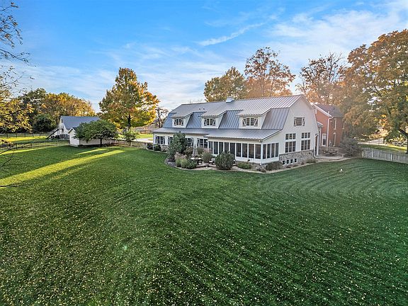 4th image of 2325 Portage Rd
