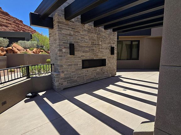 5th image of 2001 W Grayhawk Cir
