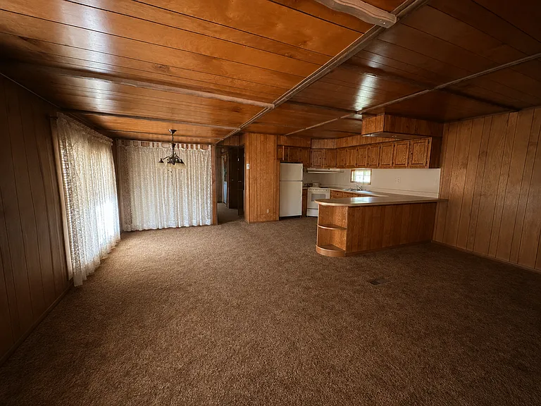 261 Hamilton Rd — Photo 4
