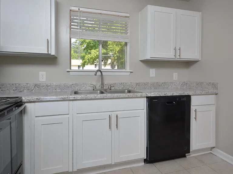 Pine Ridge Apartments — Photo 65