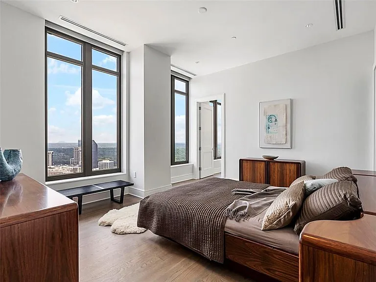 3376 Peachtree Rd #44B — Photo 45