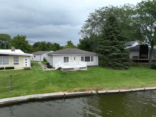 3272 N Shore Acres Ct, Monticello, IN 47960