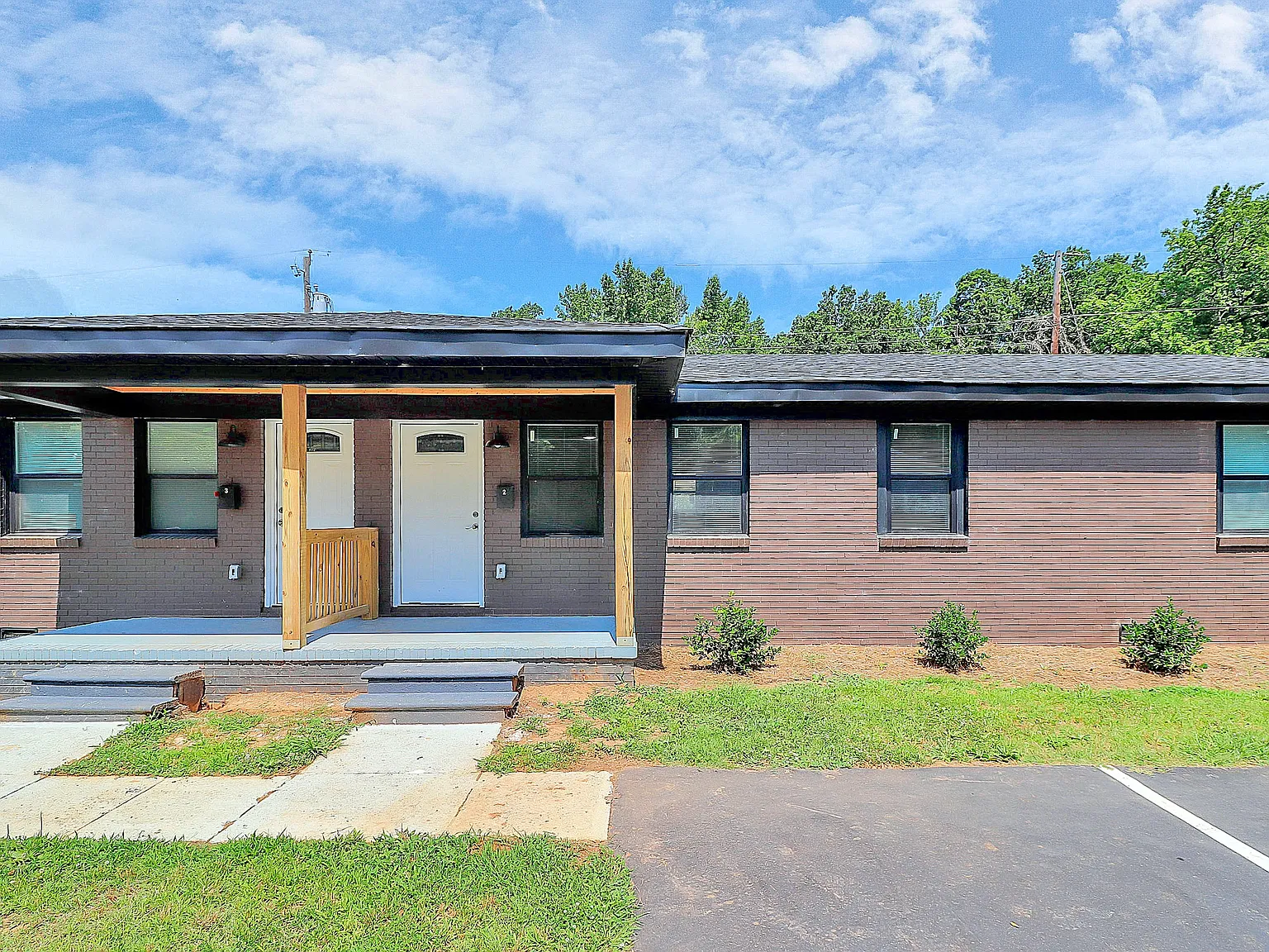 2 bed, 1.5 bath, 900 sqft, $1,500 — Photo 1