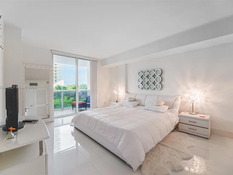 10275 Collins Ave #307 — Photo 7