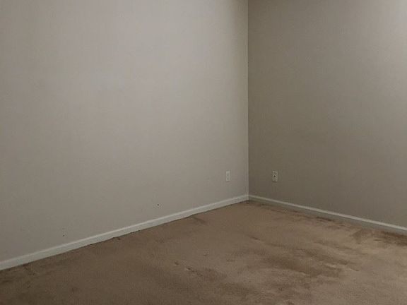 5th image of 904 N Montgomery St APT 7