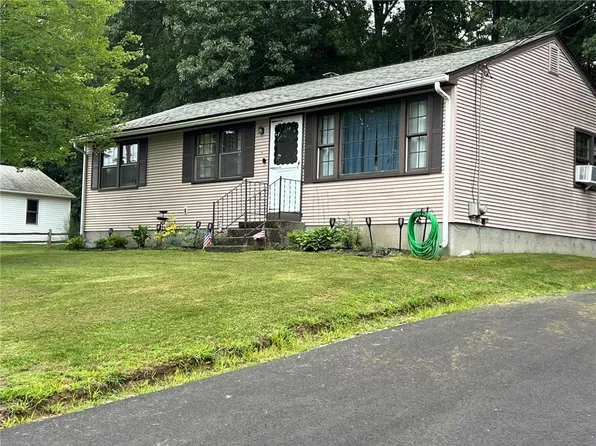 110 Maple Dr, Burrillville, RI 02830