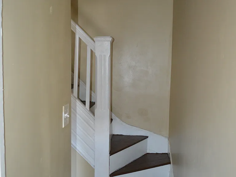 1838 Rutland Ave — Photo 2
