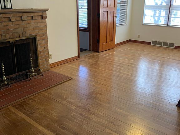 Large Family Room/Living Room