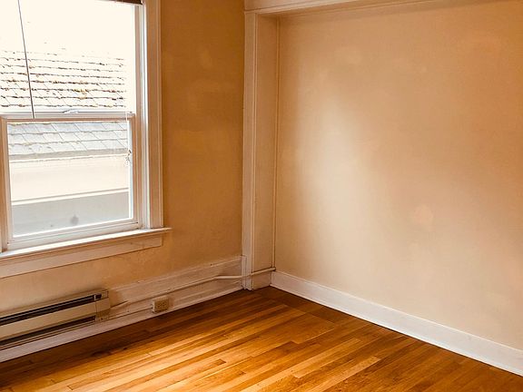 3rd image of 309 18th Ave E #204