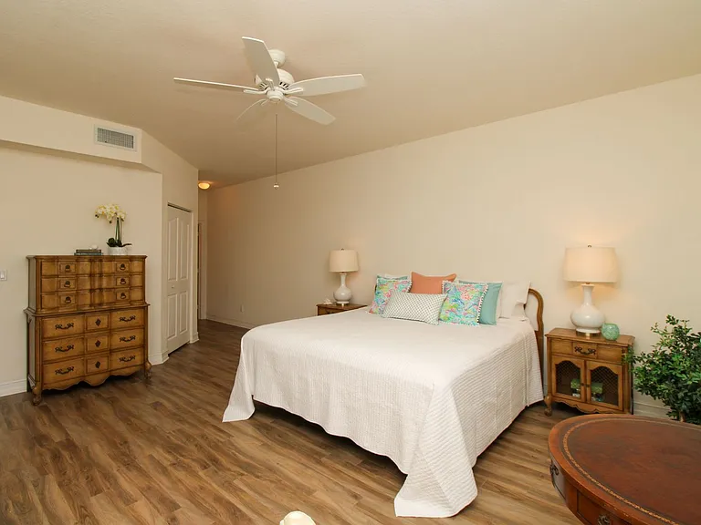 600 Diamond Cir #607 — Photo 38