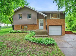2809 Dunwoody Dr, Madison, WI 53713