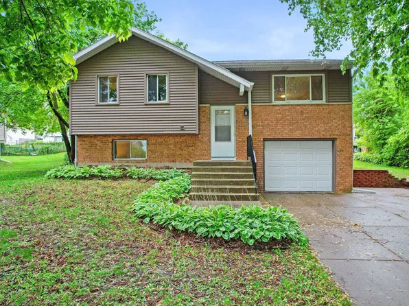 2809 Dunwoody Dr, Madison, WI 53713