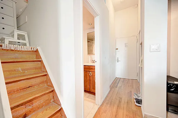 Rented by Urbane Brokerage | media 11