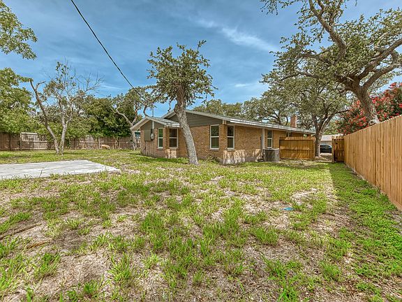 5th image of 1909 Cochran Ln