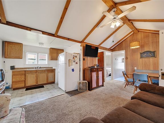 4th image of 36085 Taylor Ave