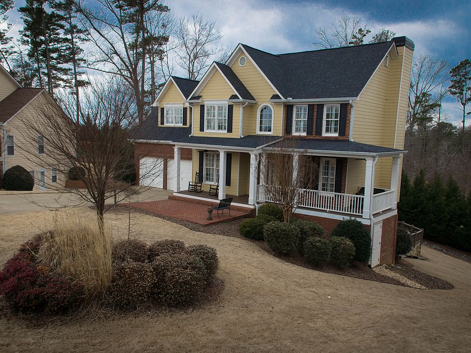 1st image of 211 Glenhaven Way