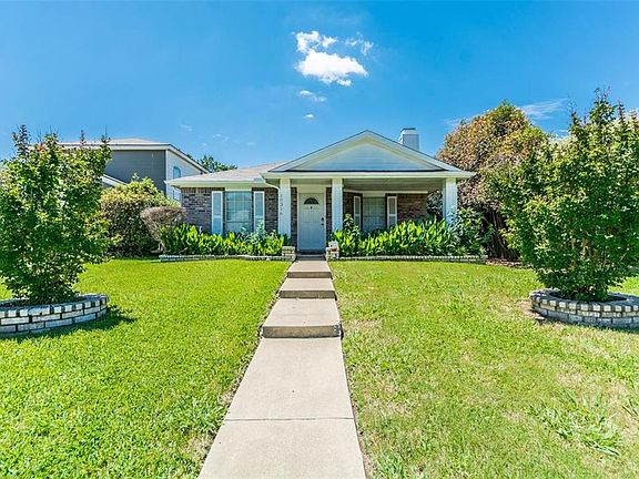 2nd image of 10316 Carolina Oaks Dr