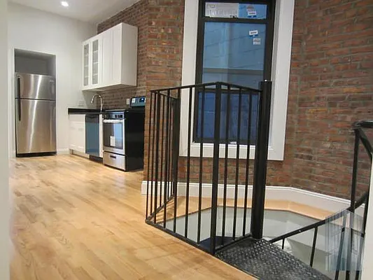 Rented by Skyline Group Real Estate | media 34