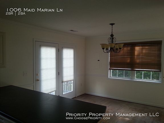 4th image of 1006 Maid Marian Ln