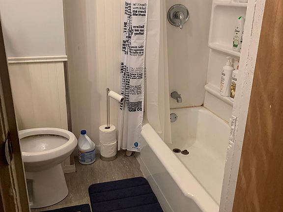 2nd image of 1512 N Greenview Ave APT 6