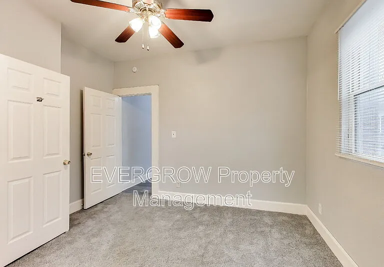 415 N Oxford St — Photo 14