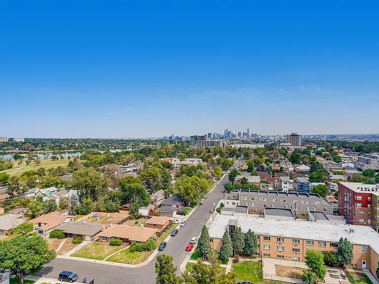The elements at Sloan's Lake | Denver, CO Apartments