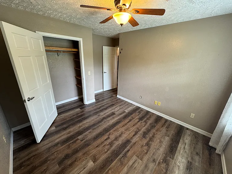 608 Cypress Ave — Photo 12