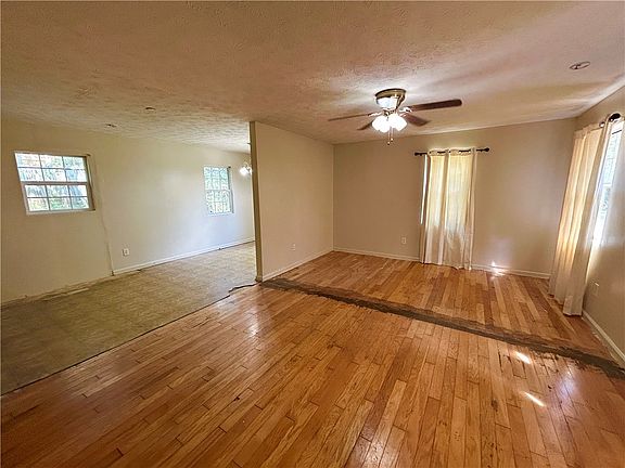 3rd image of 3141 Lee Road 375