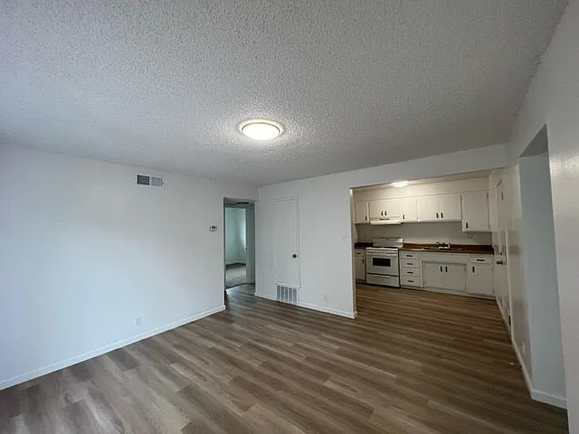 4605 Cyclamen Way — Photo 10