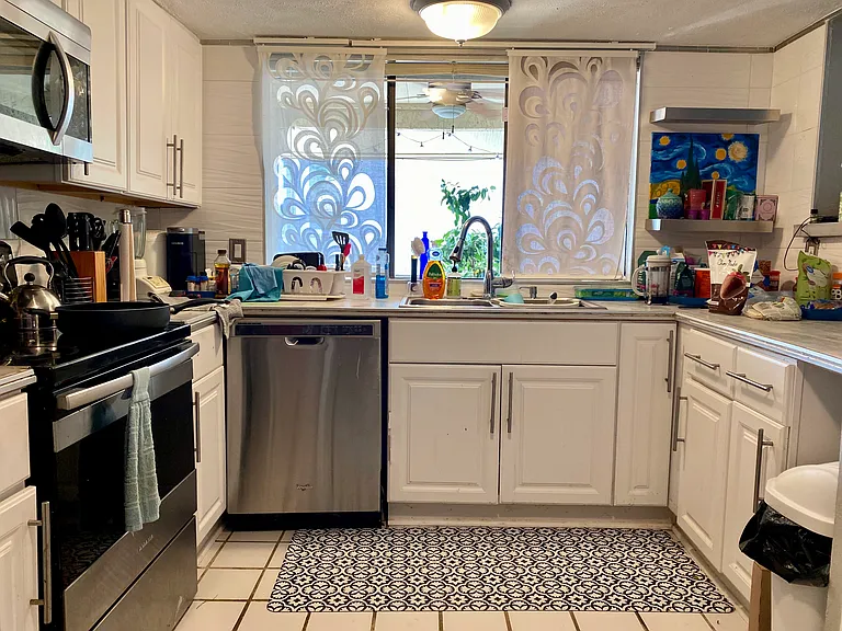 28 Oakbrook Dr #1 — Photo 6