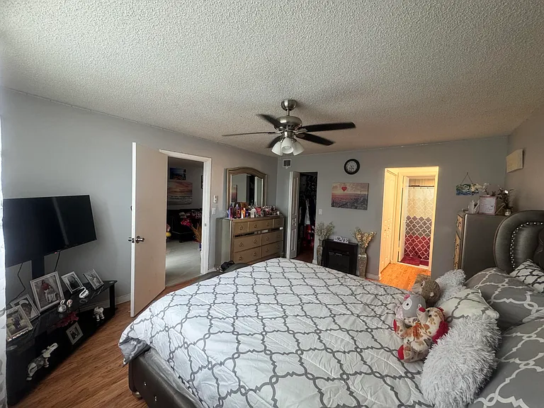 6575 W Oakland Park Blvd — Photo 17