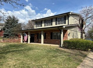 2211 Edgehill Rd, Salina, KS 67401