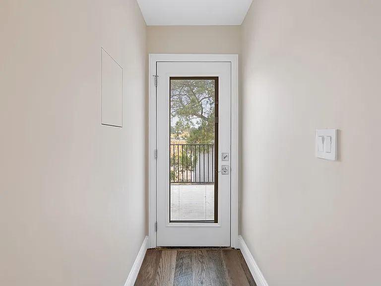 1543 Estee Ave — Photo 22